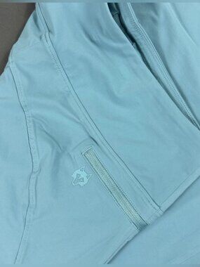 Greyson NWT Light Turquoise Women's Golf Skirt With Shorts Size L